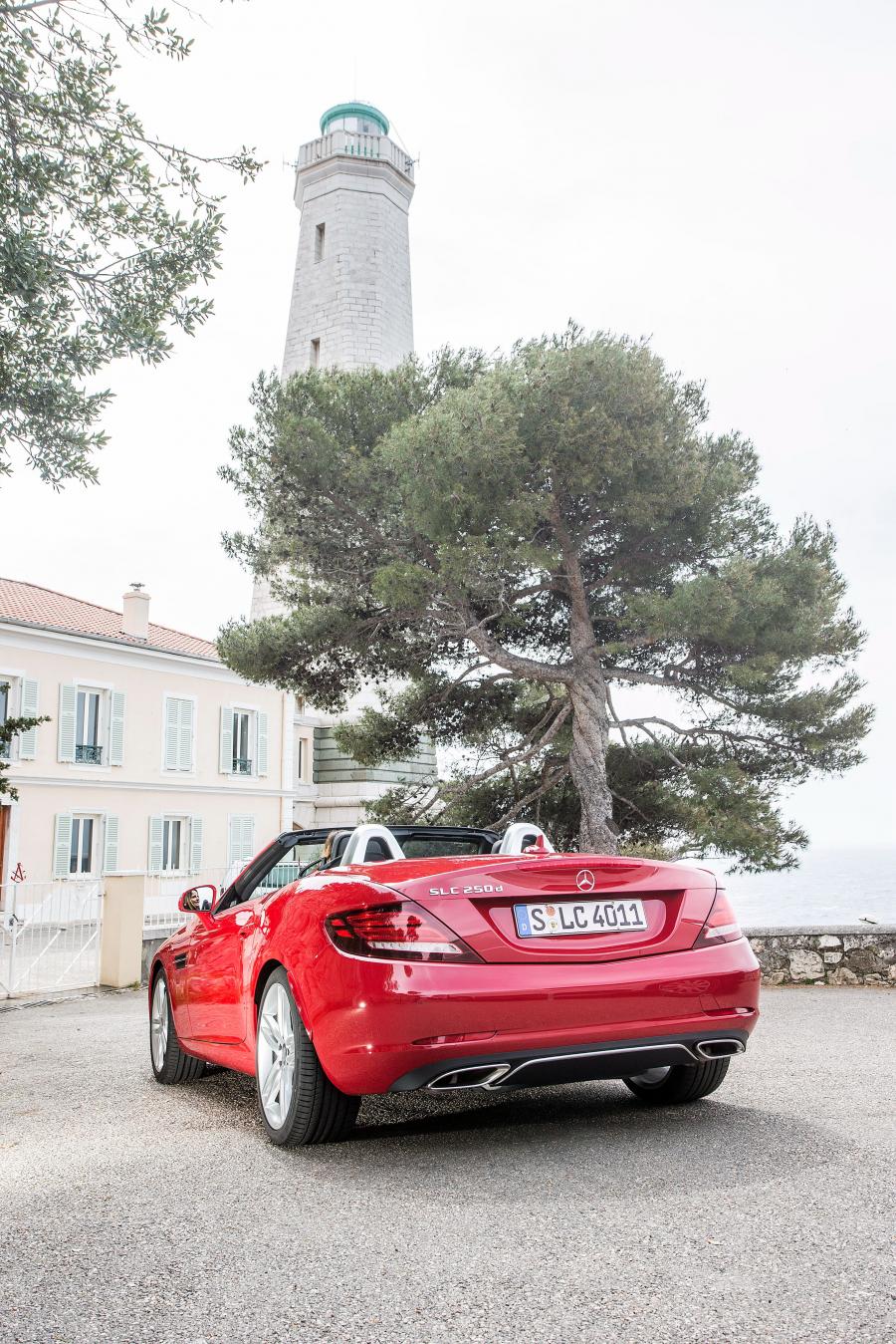  Mercedes-Benz SLC250 d 2016 года  (фото 17 из 27)